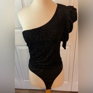 TCEC Black One Shoulder Bodysuit Top‎ Size Medium